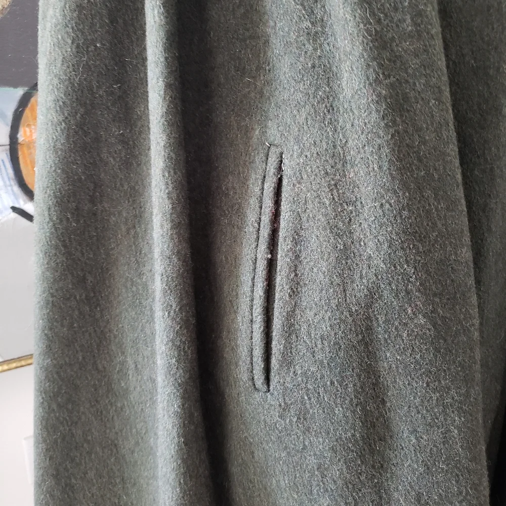 Vintage | Tailored Wool-blend Cape with High Collar - Picture 8 of 16